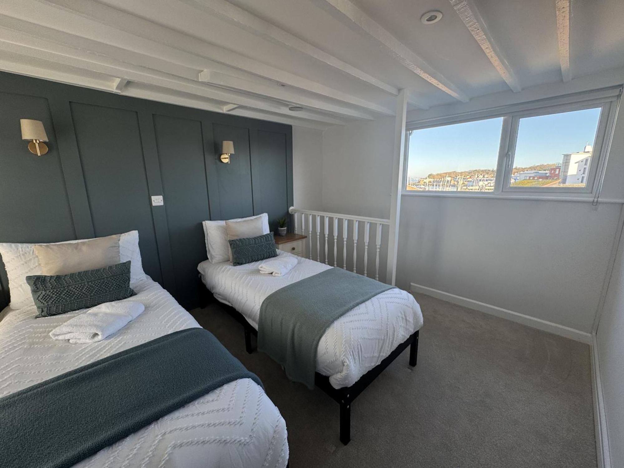 考斯Driftwood House - Luxury Dog-Friendly Townhouse In Cowes, Steps From Marina别墅 外观 照片